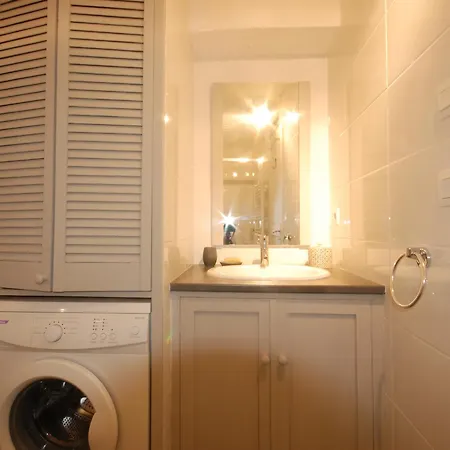 Au Coeur Du Village Apartment